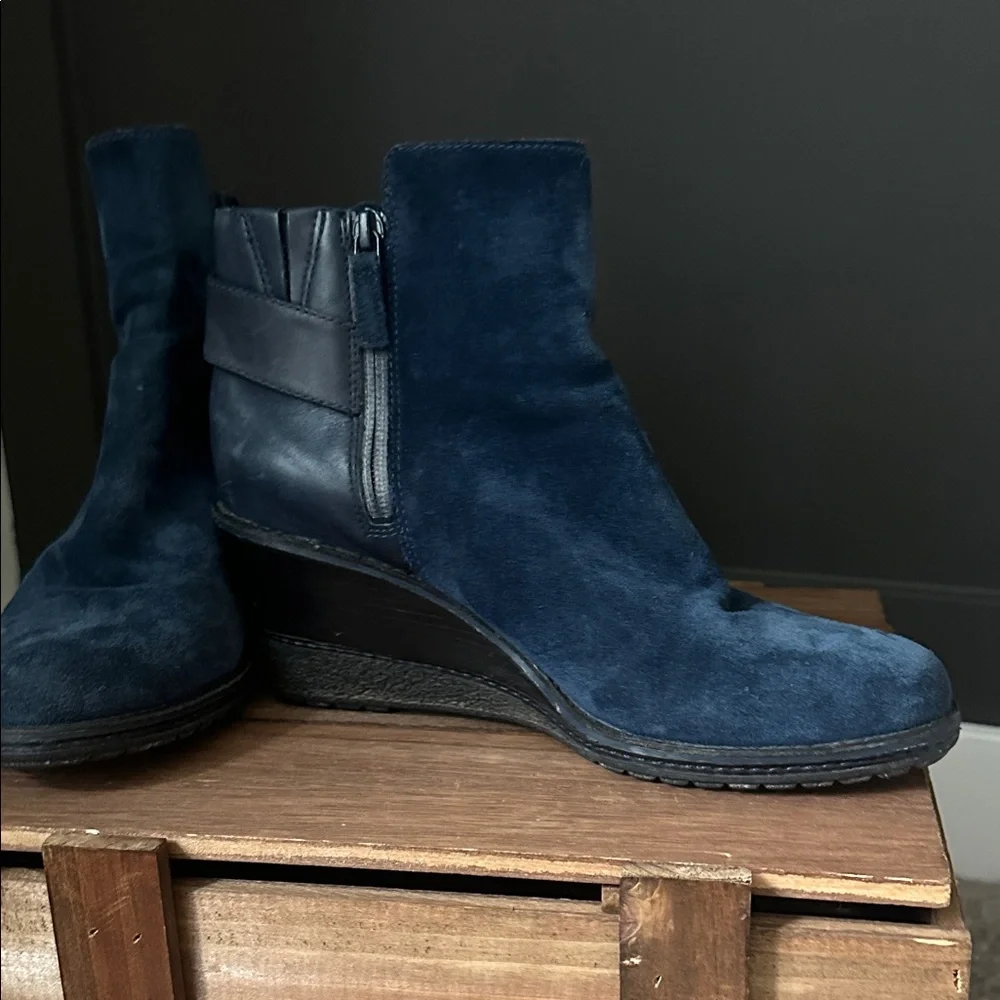 Cole Haan x Nike Air collab Navy Suede and Leather Wedge Boots Sz 9 waterproof